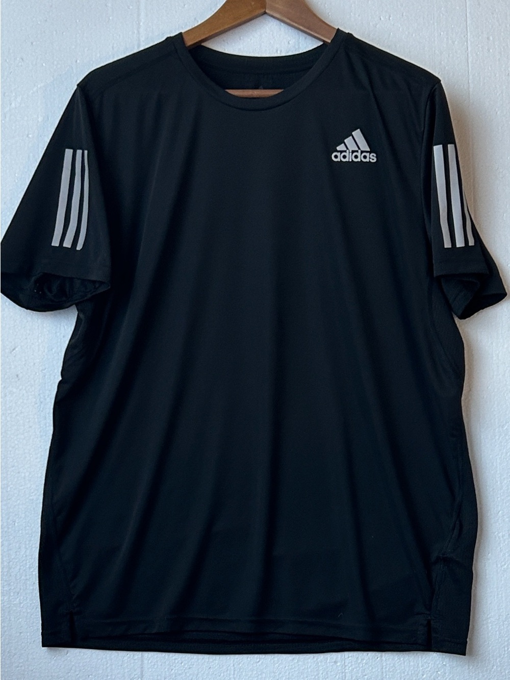 Adidas Running Man’s Black Short-Sleeve Athletic T-Shirt. Performance Size Large